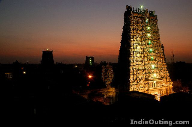 madhurai temple at night